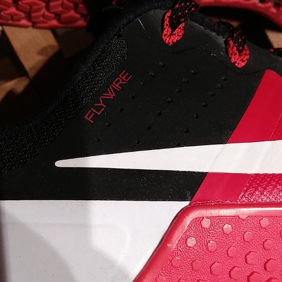 NIKE Flywire shoes - Picture 13 of 16